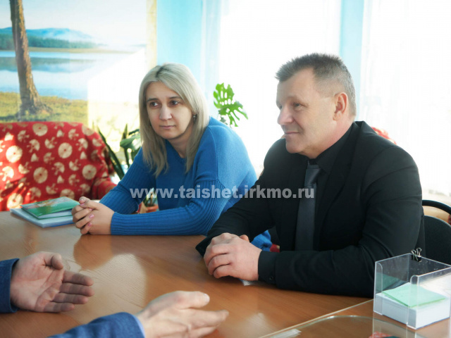 Медицина, дороги, водозаборные скважины: Александр Величко и Наталья Дикусарова посетили северные населенные пункты Тайшетского района