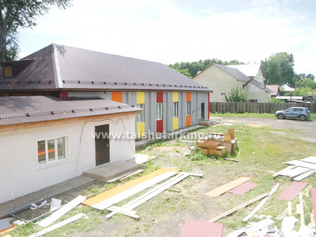 В Тайшете  на завершающей стадии находятся работы по капитальному ремонту музыкальной школы №2