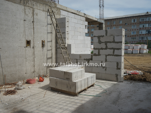 Строители приступили к возведению второго этажа детского сада в Тайшете
