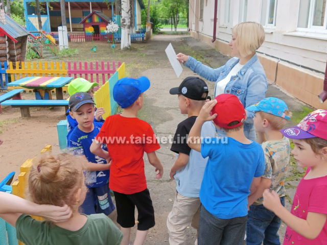 В МКДОУ детском саду "Рябинка" был реализован социально-образовательный проект "Эколята-дошколята"