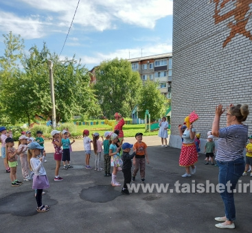 Спортивно-развлекательное мероприятие "Веселые старты" в МКДОУ детском саду "Сказка" г. Тайшета