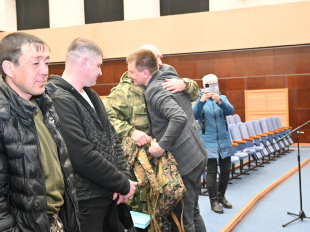 Пятерых жителей Тайшетского района проводили на военную службу в зону спецоперации