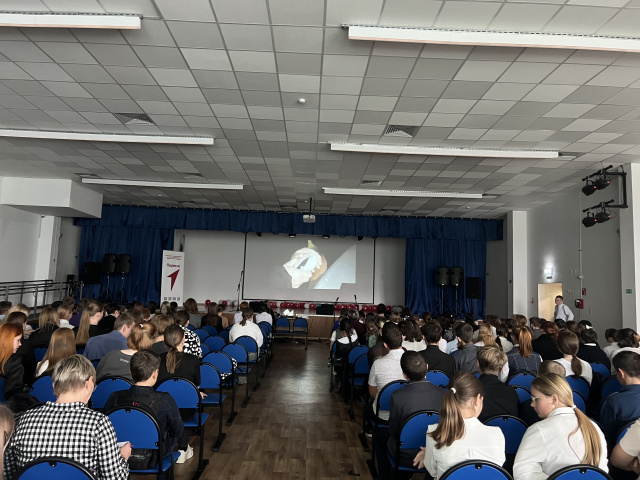 Проблему ранней беременности у подростков, заболевания, передающиеся половым путем, ответственность несовершеннолетних за употребление наркотических средств обсудили со старшеклассниками в Бирюсинске