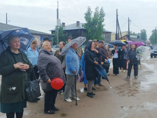 11 июня в п. Новобирюсинский состоялась торжественная церемония открытия памятника землякам, участвующим в выполнении задач специальной военной операции