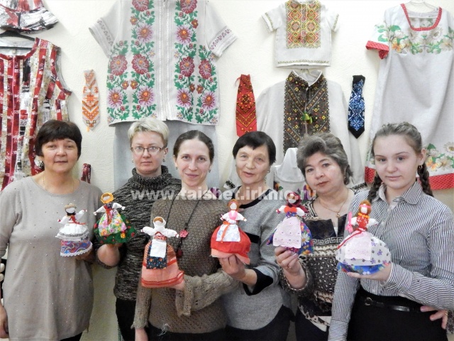 31 Января в районном краеведческом музее прошел мастер-класс по изготовлению игровой тряпичной славянской куклы "Девка –Баба"